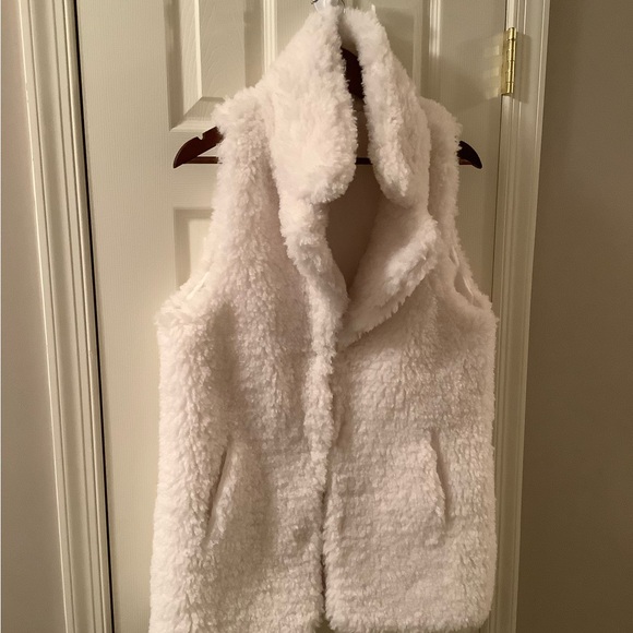 New Directions White Faux Fur Sherpa Teddy Vest Size S/M - Picture 15 of 16